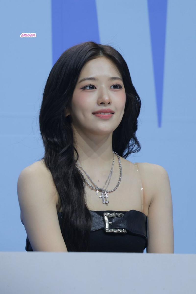 아이브 안유진