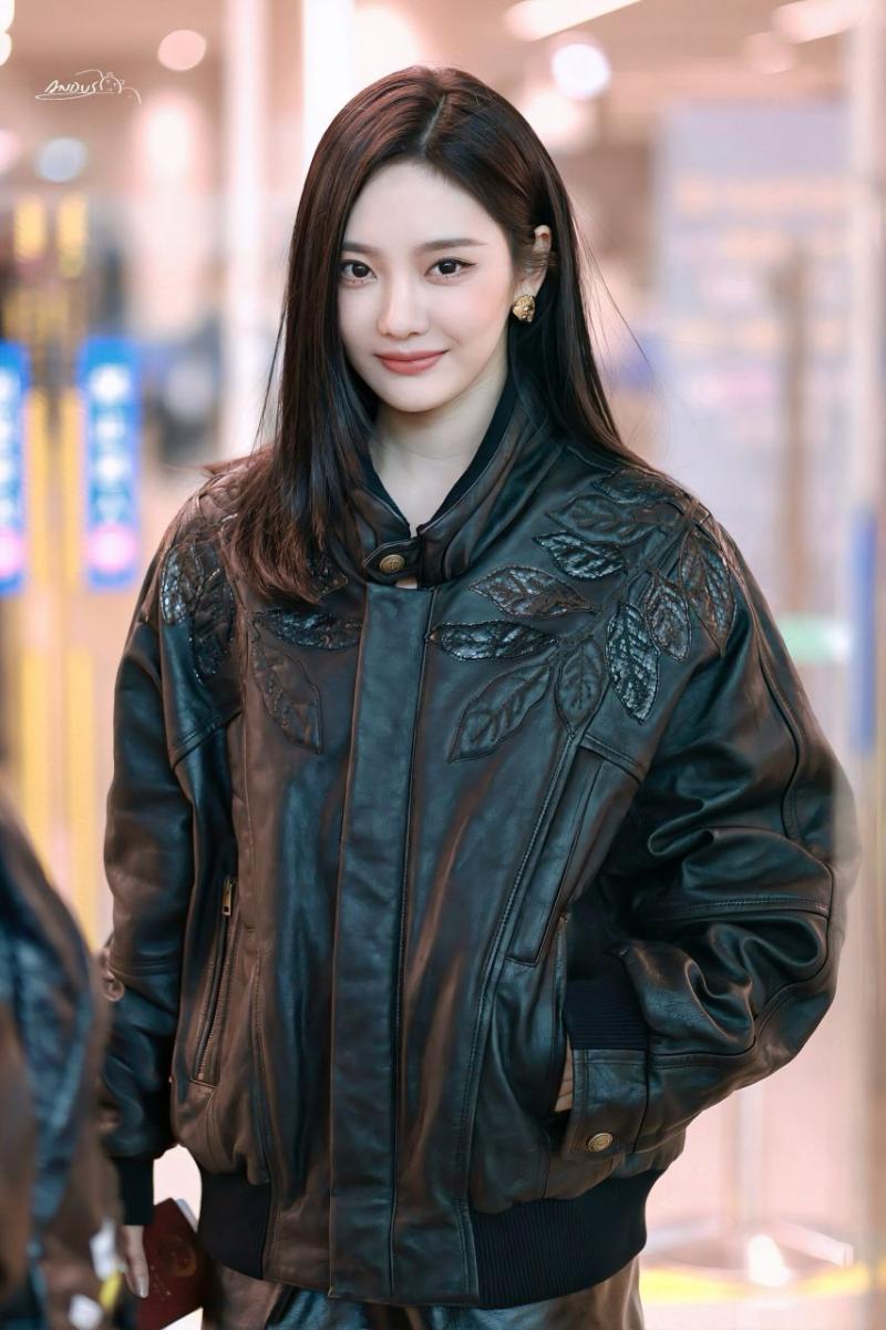 오늘자 밀라노로 출국 하는 에스파 닝닝