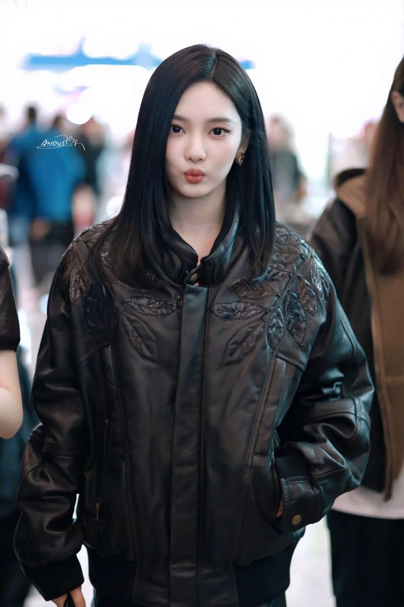 오늘자 밀라노로 출국 하는 에스파 닝닝