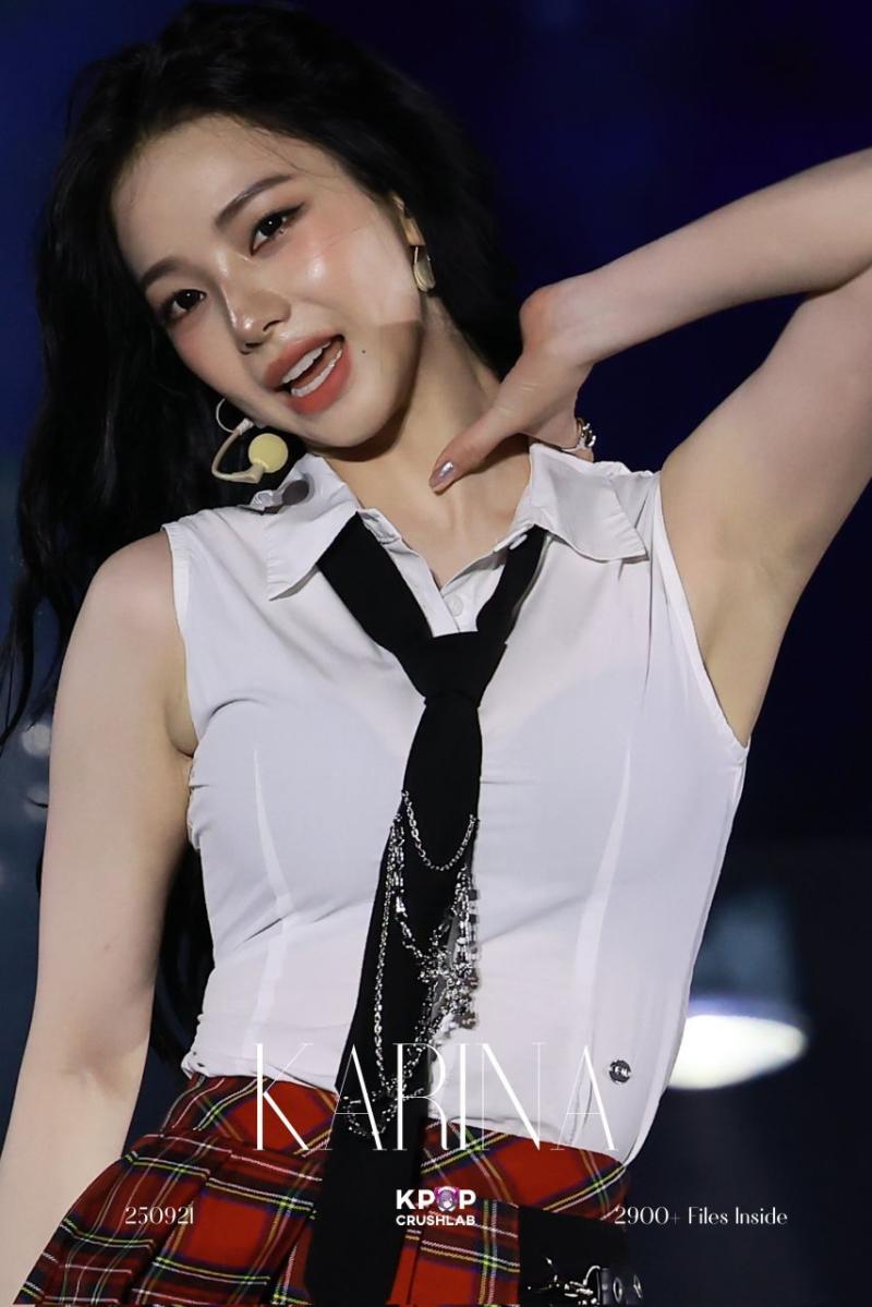 에스파 카리나 시스루 민소매 흰셔츠 블랙 브라 겨드랑이.jpg