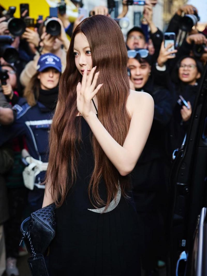 LE SSERAFIM (르세라핌) 홍은채