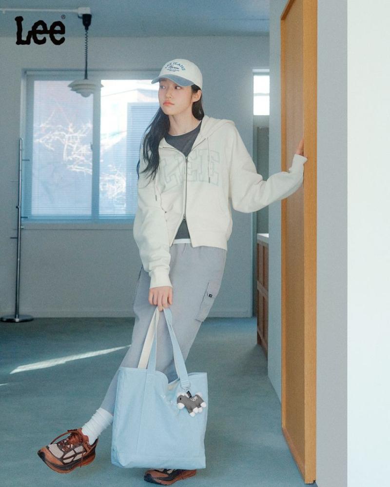 노윤서 Lee리