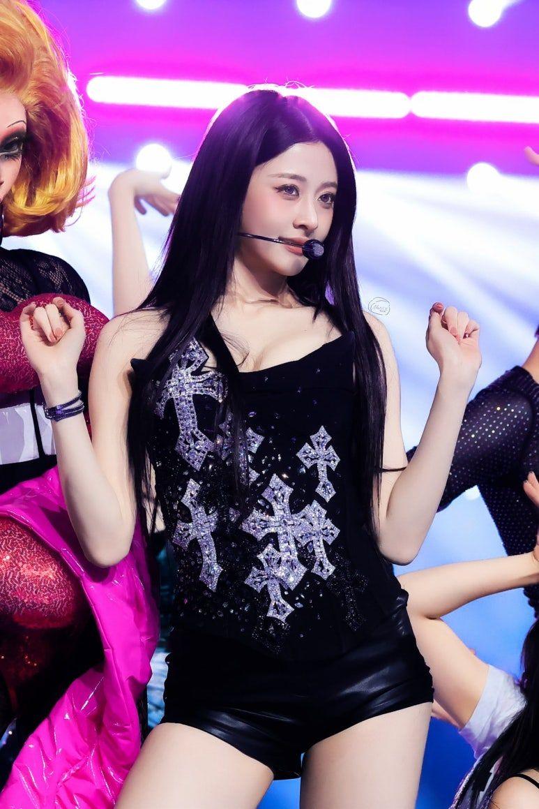 르세라핌 허윤진