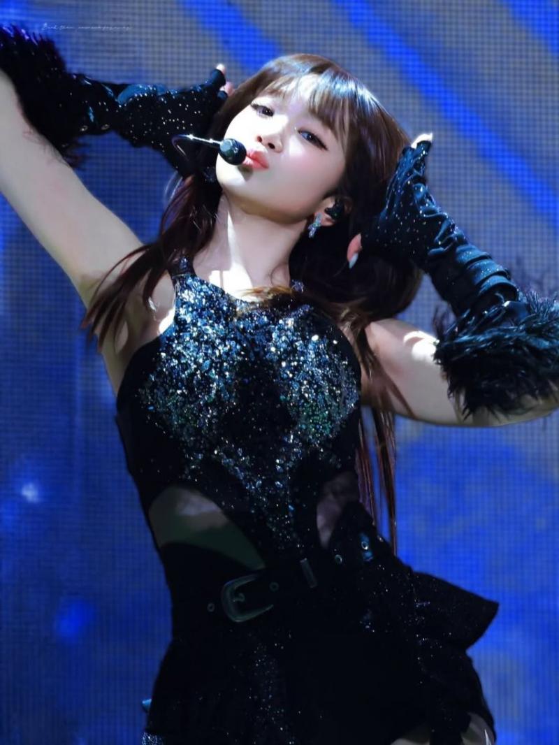 LE SSERAFIM (르세라핌) 김채원