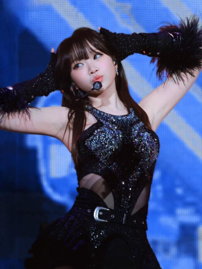 LE SSERAFIM (르세라핌) 김채원