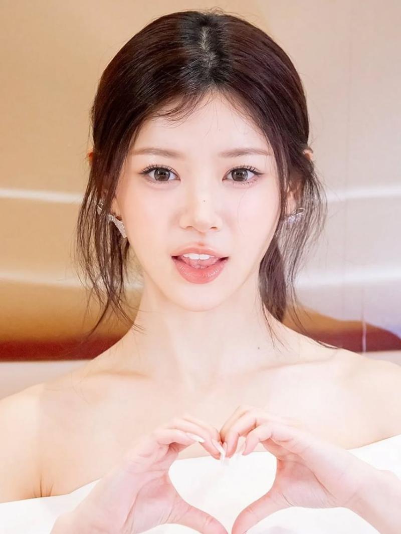 아일릿 (ILLIT) 모카