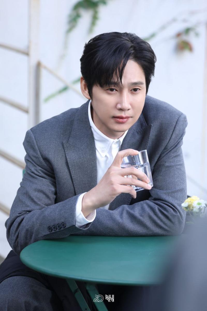 한지민 박성훈 미혼남녀의효율적만남 포스터촬영 비하인드