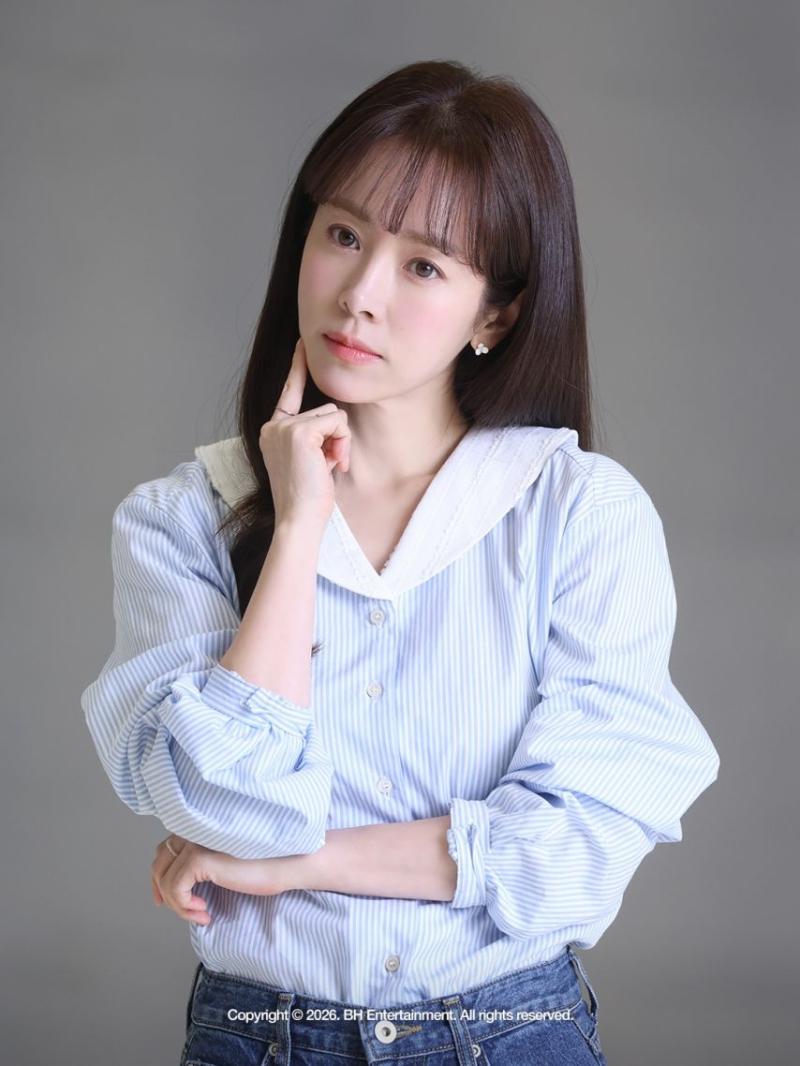 한지민 박성훈 미혼남녀의효율적만남 포스터촬영 비하인드
