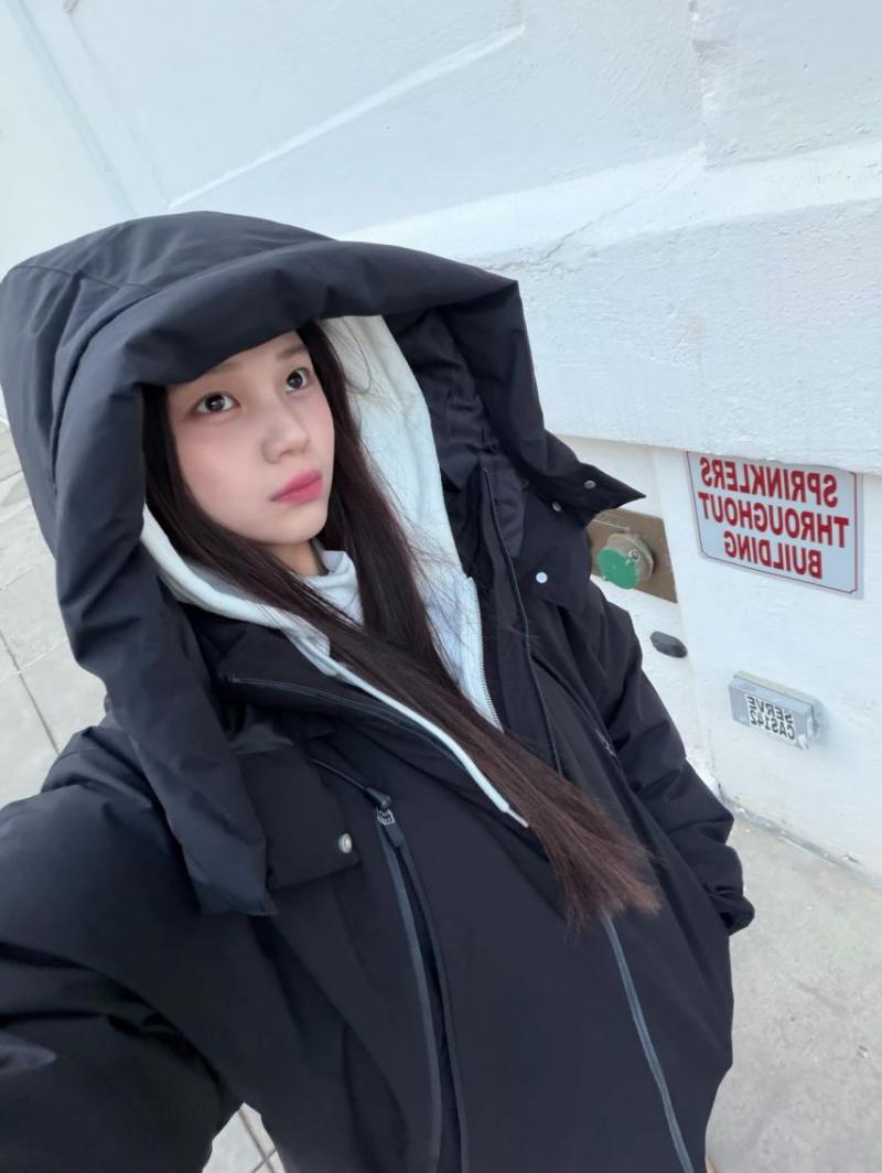 엄지 VIVIZ비비지 인별