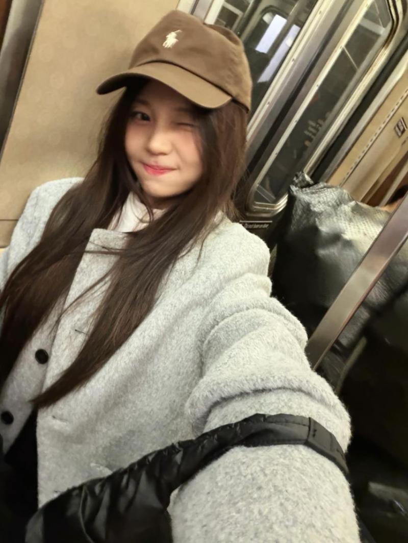엄지 VIVIZ비비지 인별