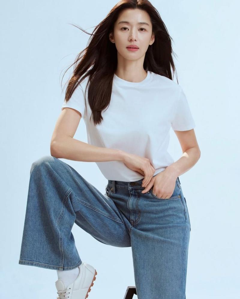 탑텐 2026 새로운 앰버서더 배우 전지현.JPG