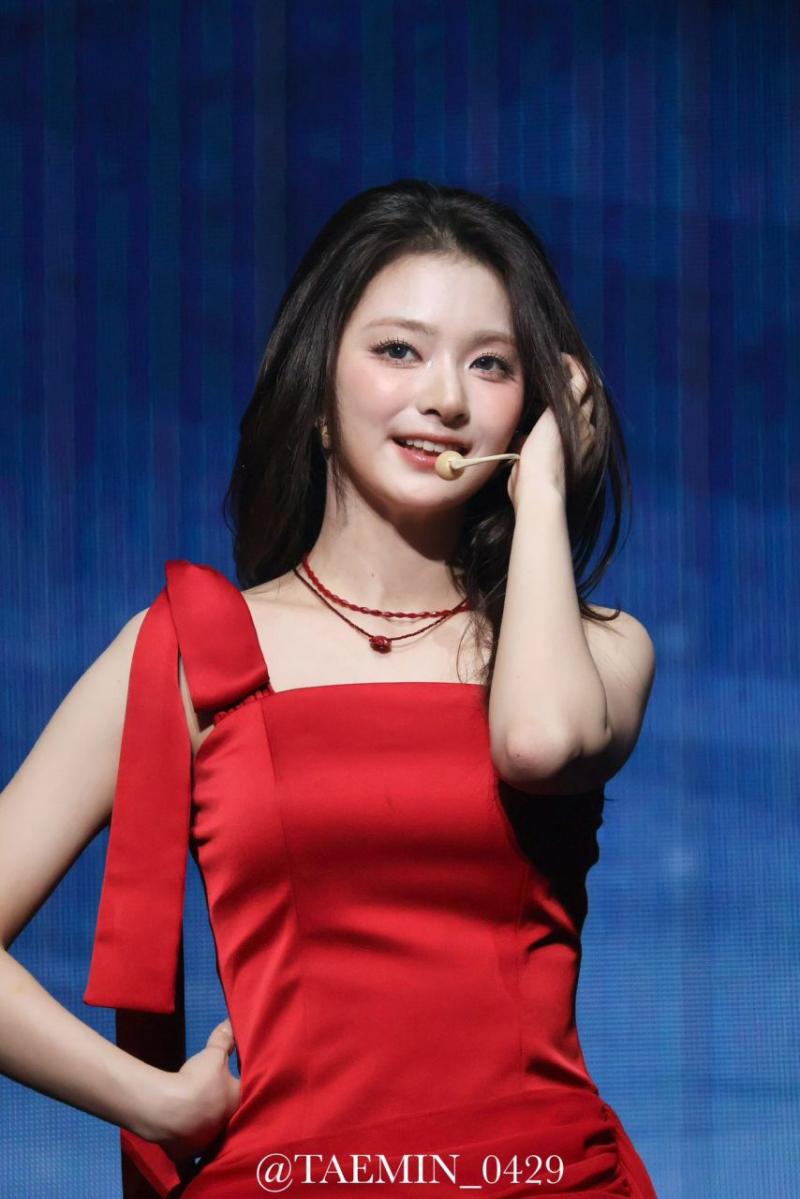 프로미스나인 이나경