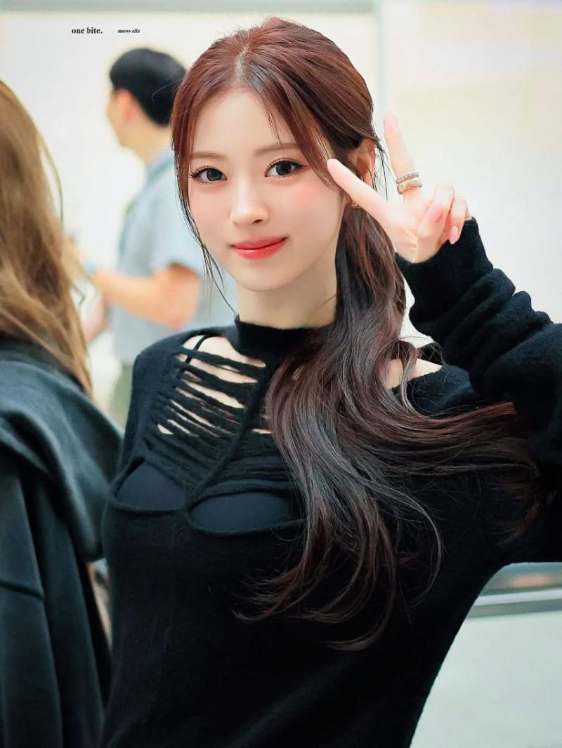 MEOVV (미야오) 안나