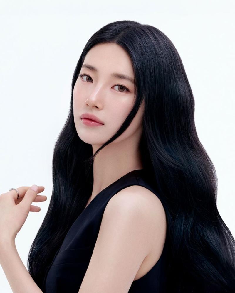 수지 GUESS/ Tsubaki