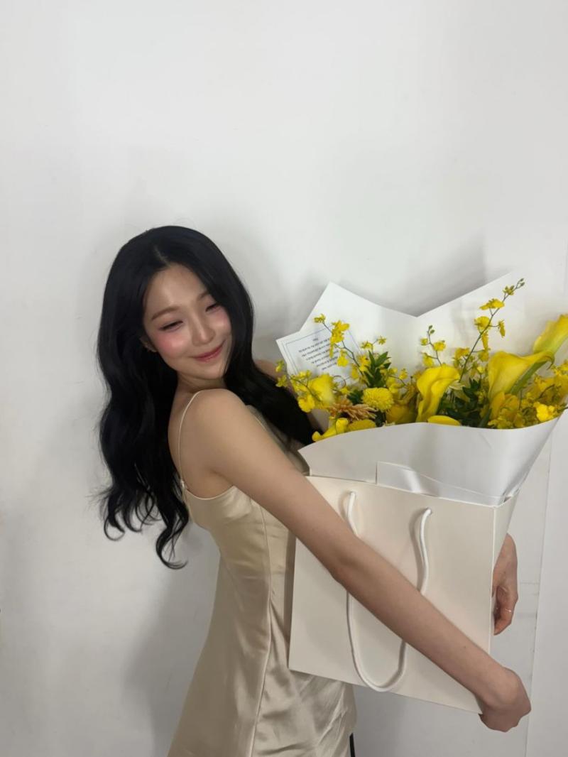 프로미스나인 백지헌
