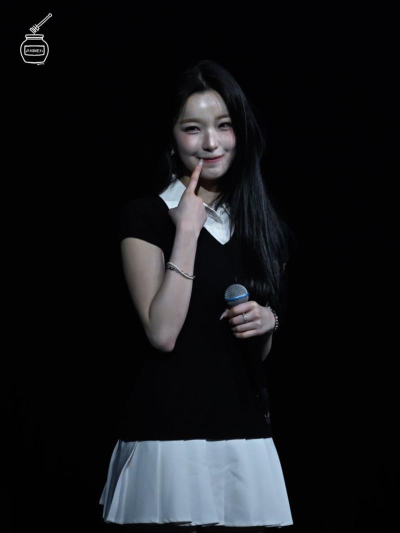 프로미스나인 백지헌