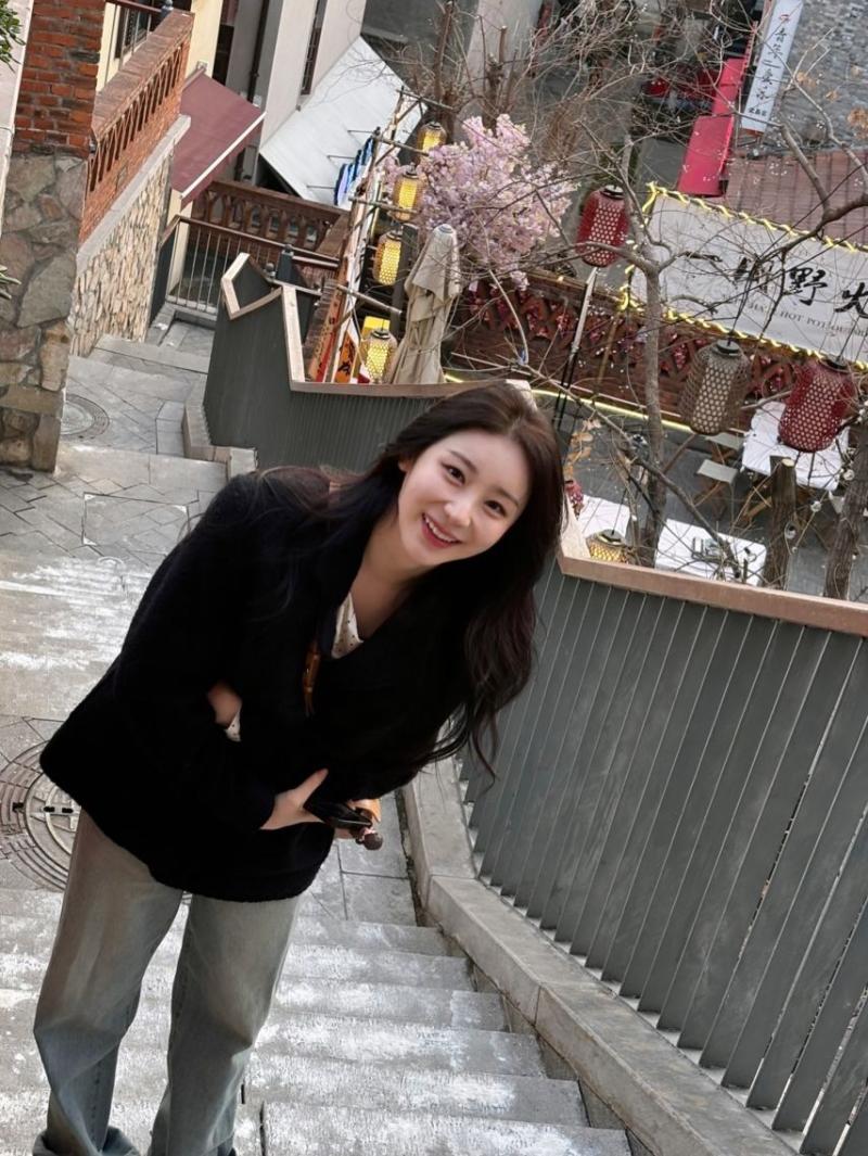 이채연