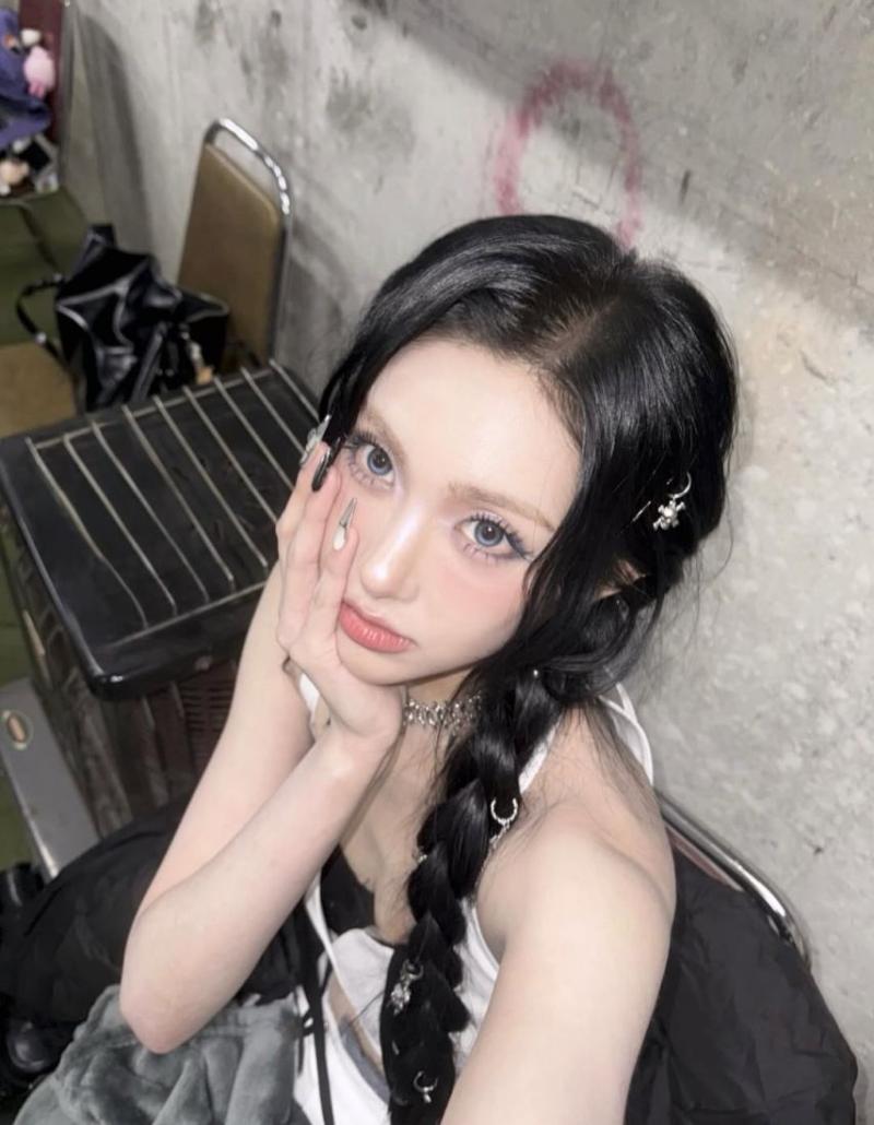 EVERGLOW (에버글로우) 아샤