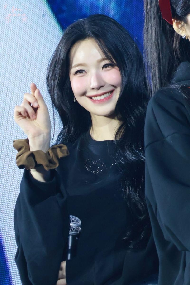 프로미스나인 백지헌