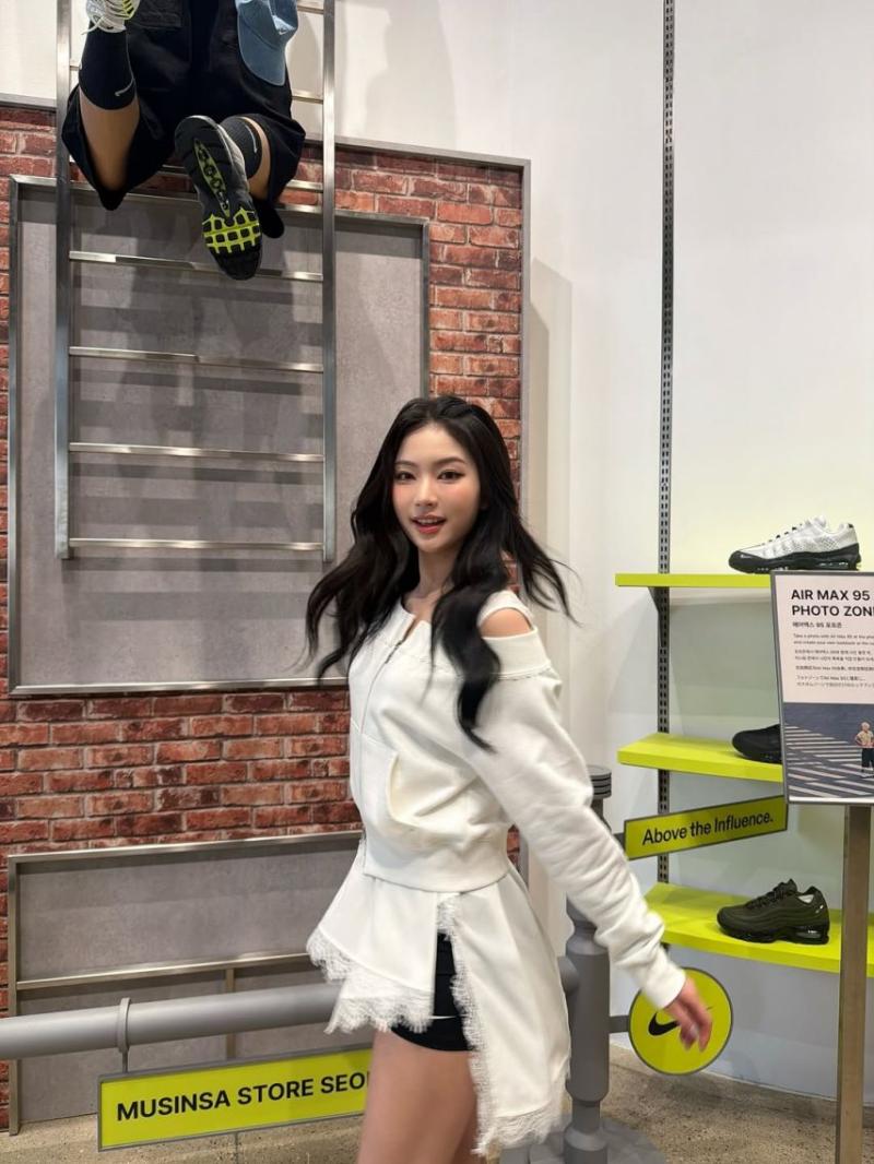 STAYC (스테이씨) 아이사