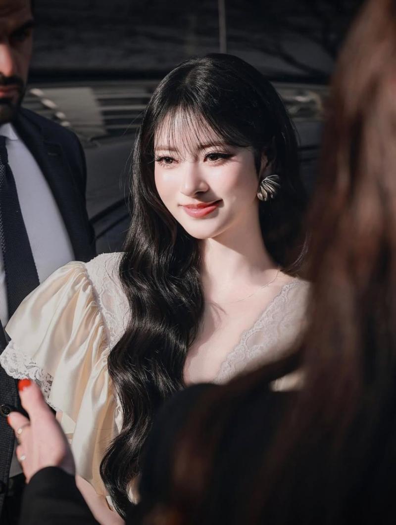 MEOVV (미야오) 안나