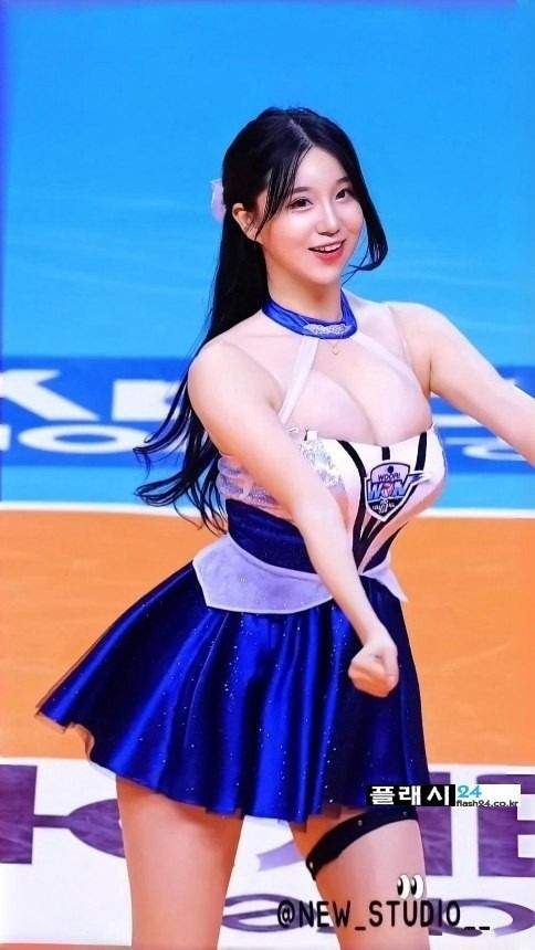 사이즈가 E컵이라는 치어리더