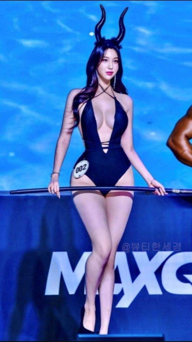 사이즈가 E컵이라는 치어리더