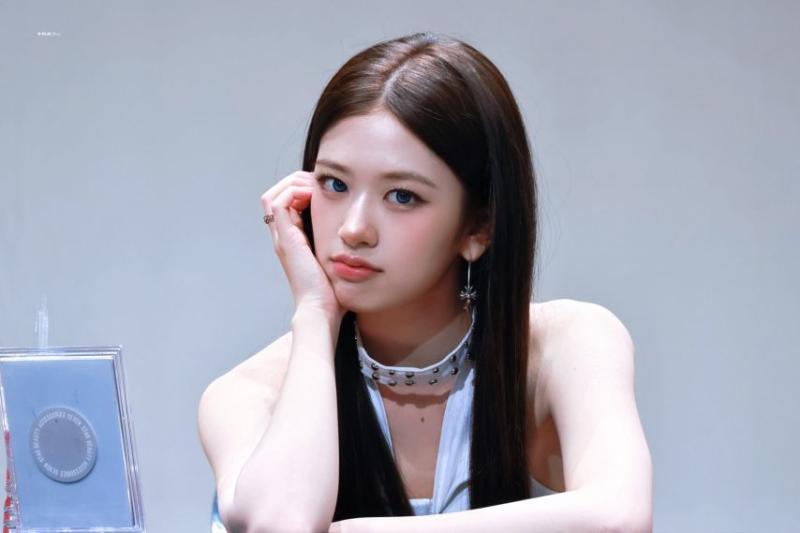 아이브 안유진