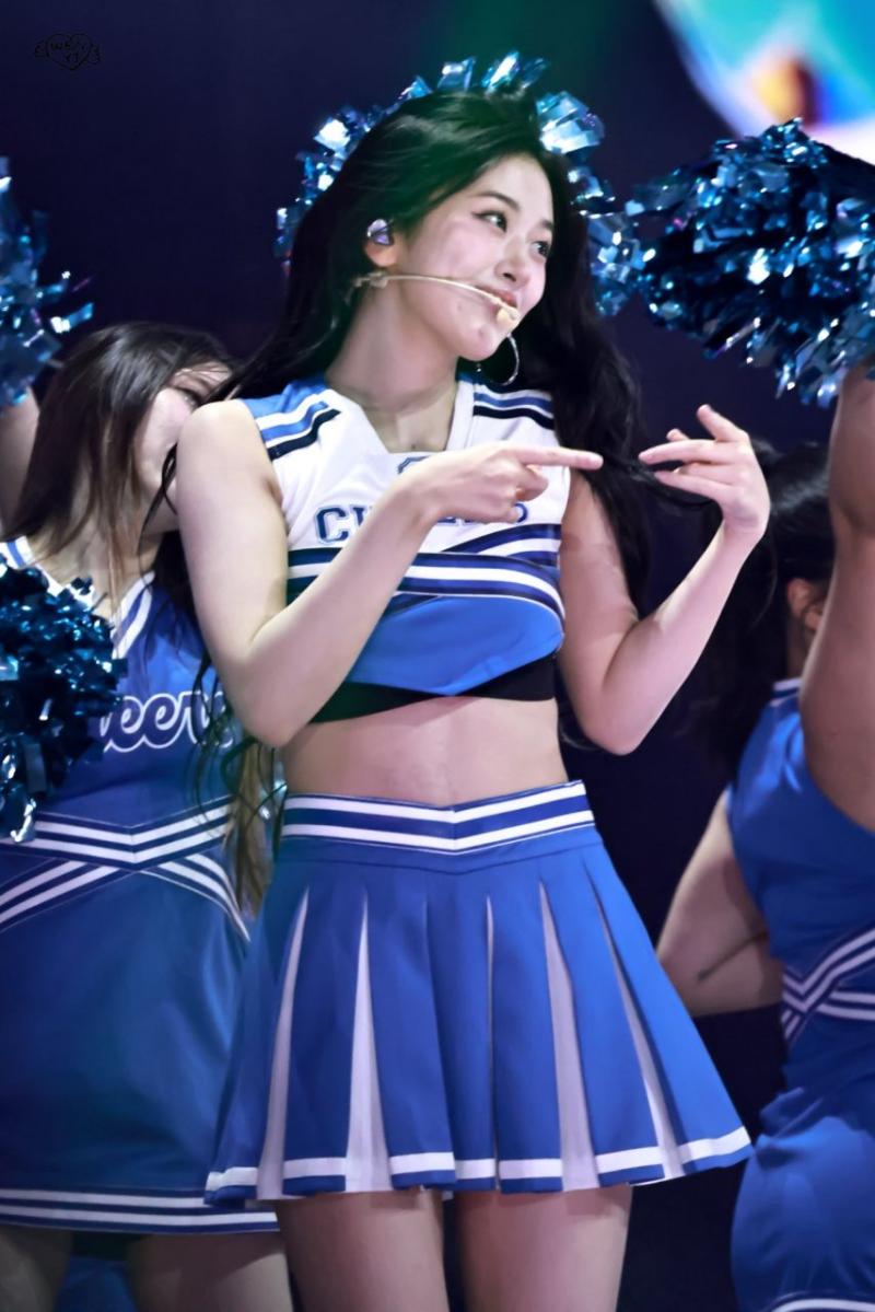 아이브 안유진
