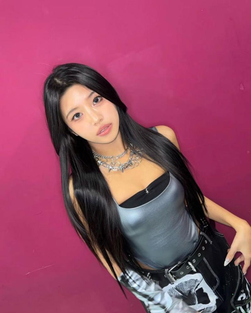 걸그룹 엑신(X:IN) 쇼음악중심 착장 모음.jpg