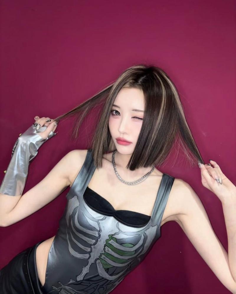 걸그룹 엑신(X:IN) 쇼음악중심 착장 모음.jpg