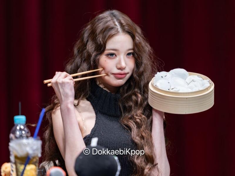 장원영 260308 팬사인회