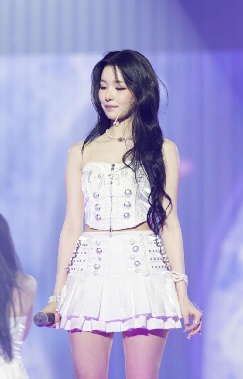 프로미스나인 백지헌