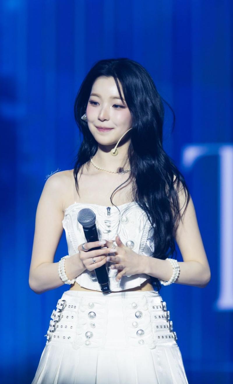 프로미스나인 백지헌
