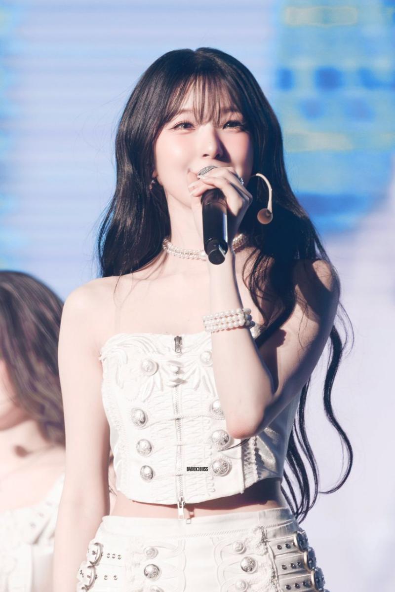 프로미스나인 백지헌