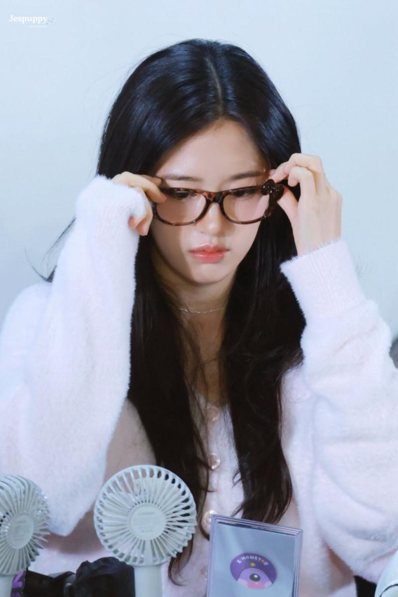 아이브 안유진