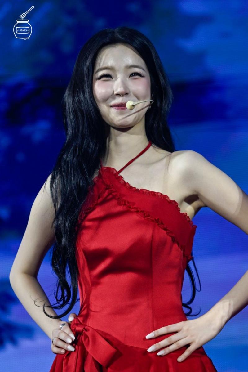 프로미스나인 백지헌