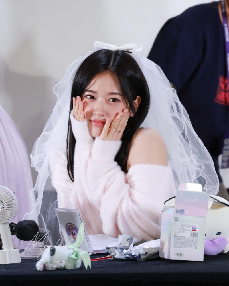 아이브 안유진