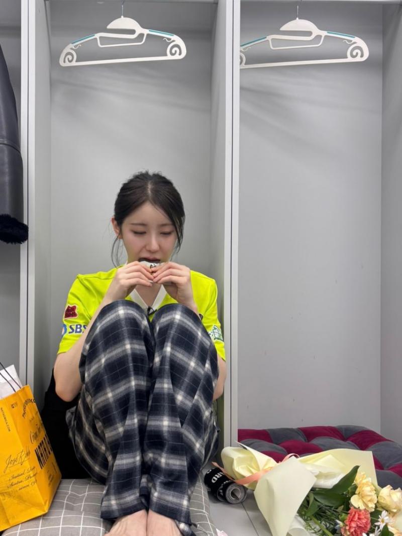 이채연