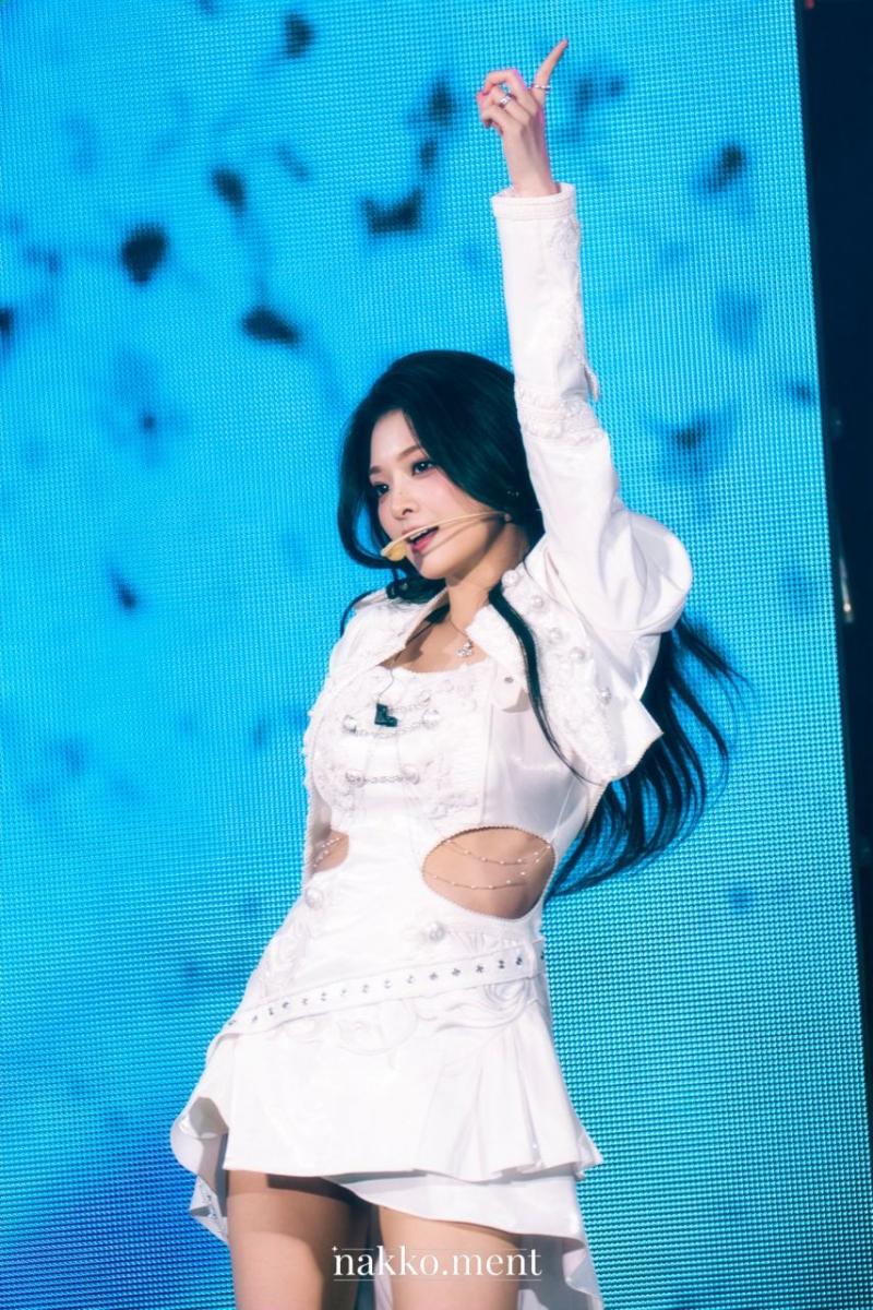 프로미스나인 이나경