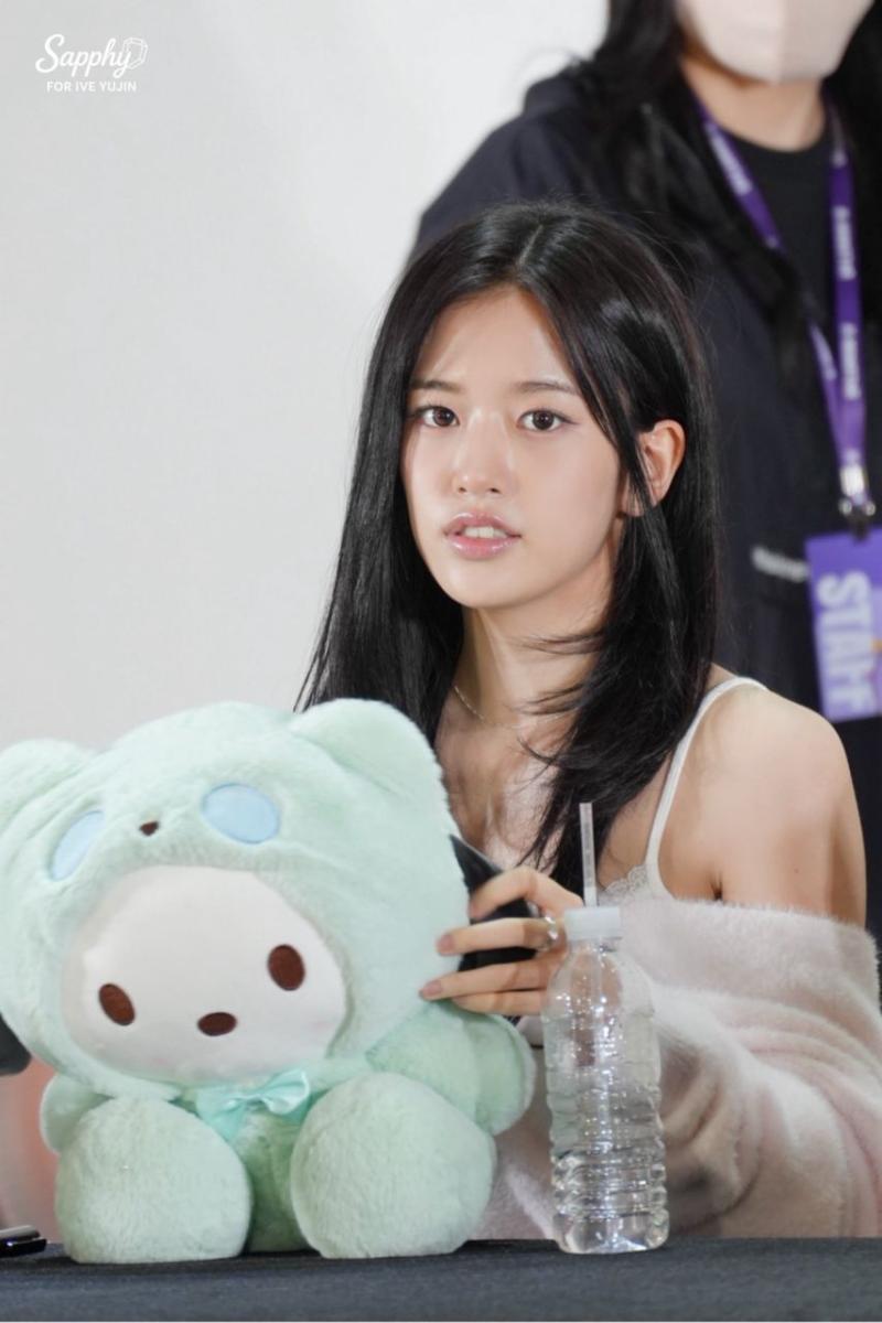 아이브 안유진