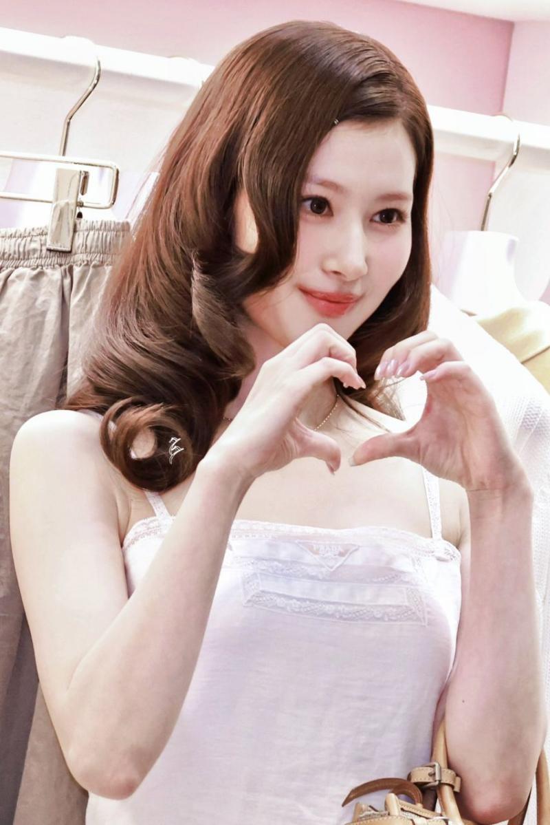 트와이스 사나