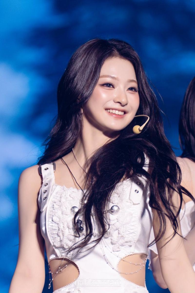 프로미스나인 이나경