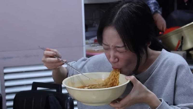 가성비 좋고 맛있는 한끼를 먹은 쯔양.jpg