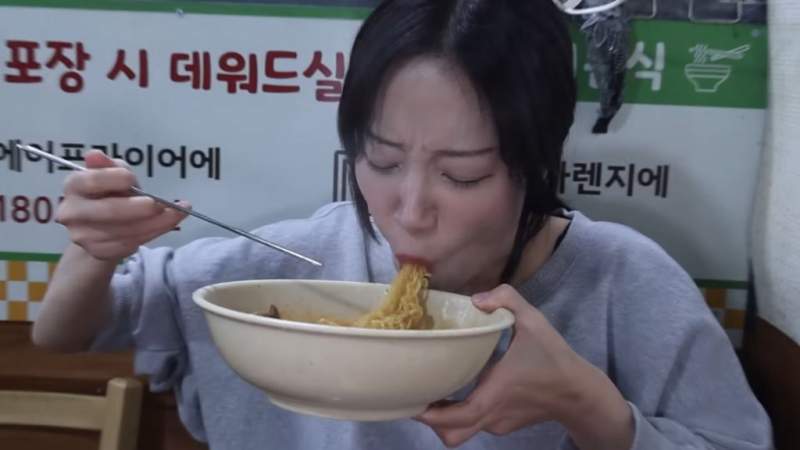 가성비 좋고 맛있는 한끼를 먹은 쯔양.jpg