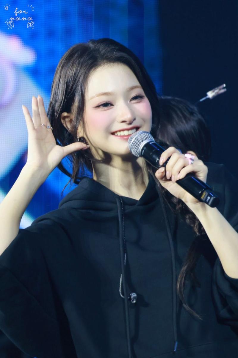 프로미스나인 이나경