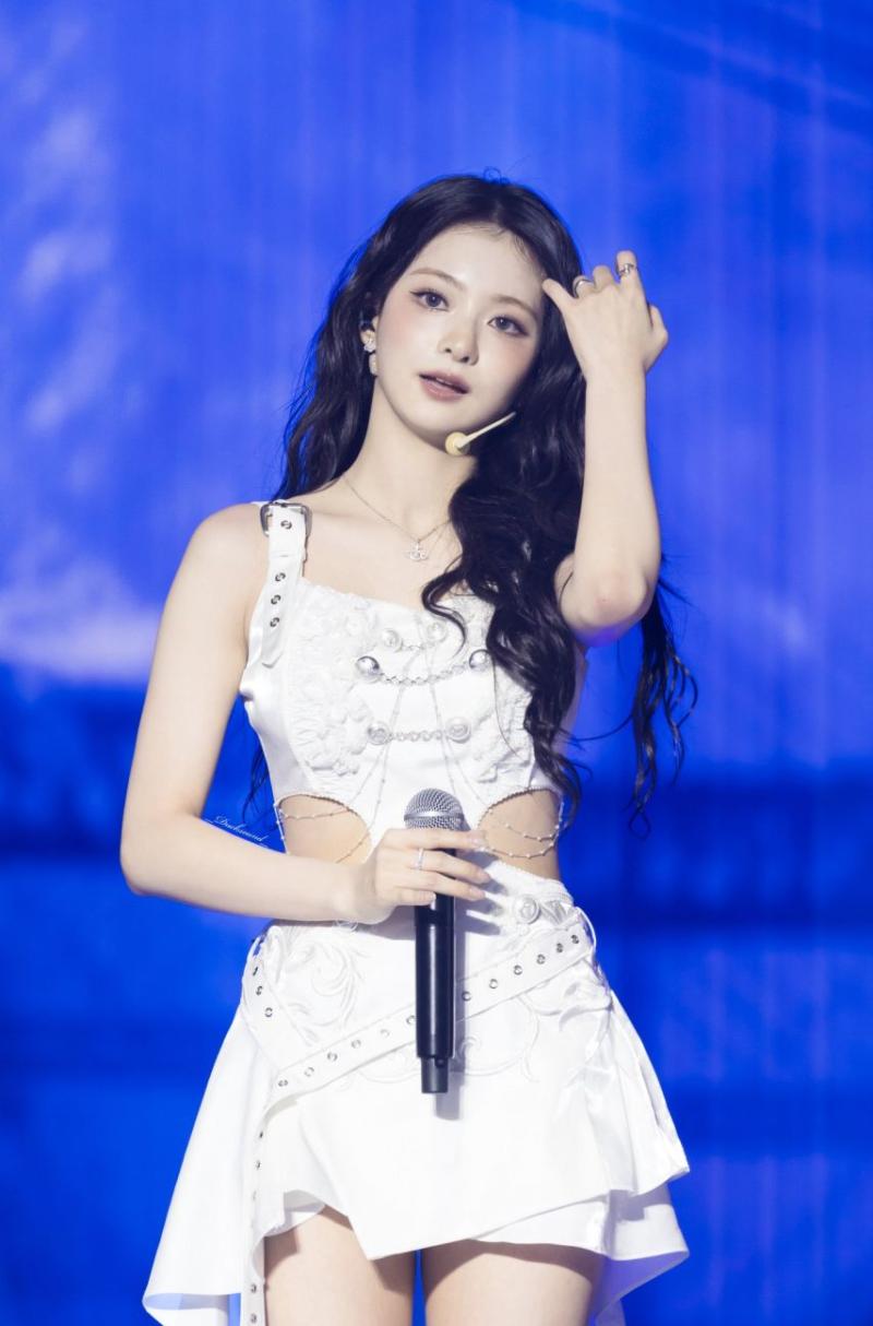 프로미스나인 이나경