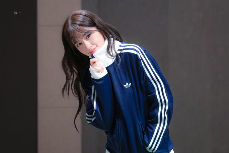 아이브 안유진 (6pics 추가)