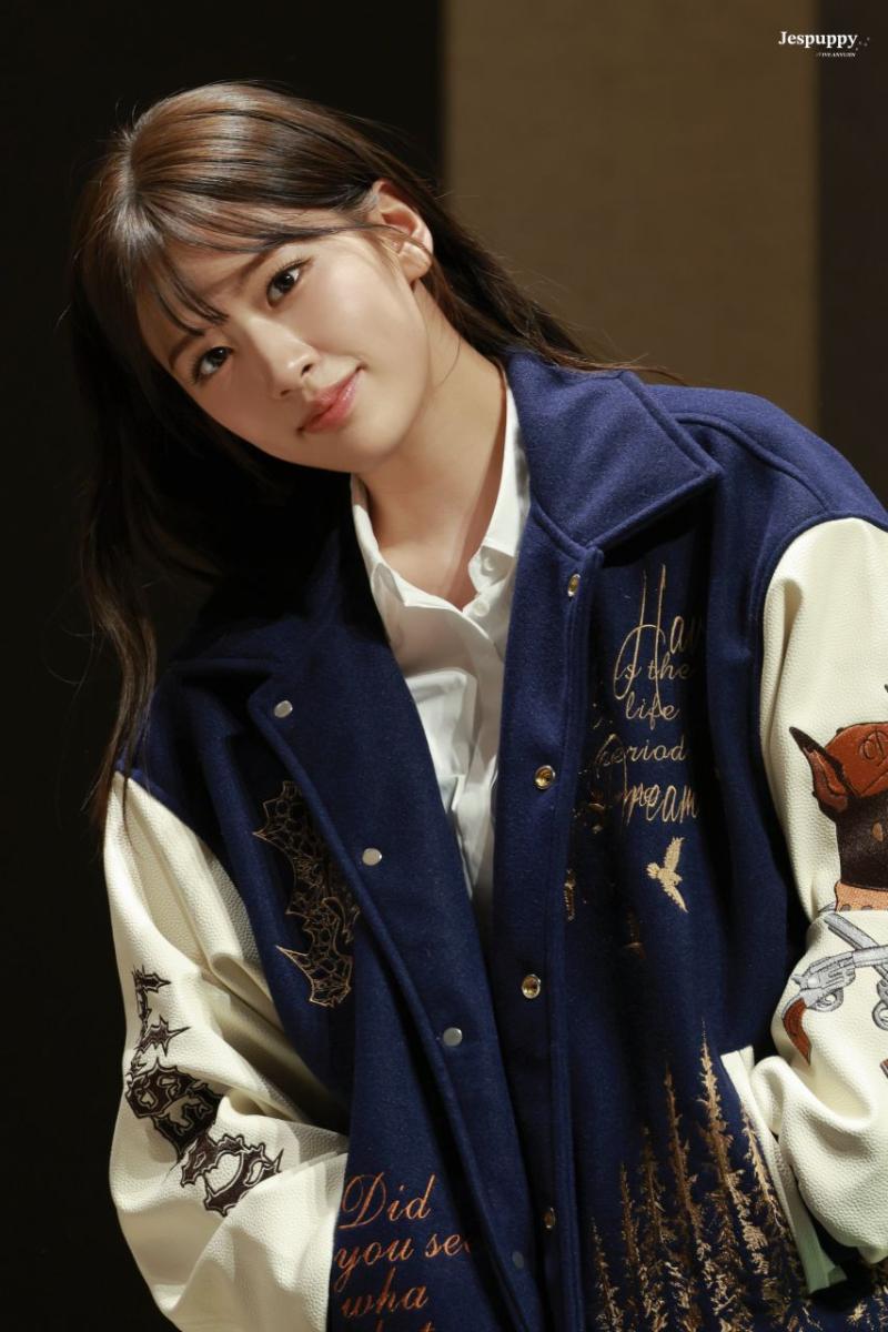 아이브 안유진 (6pics 추가)