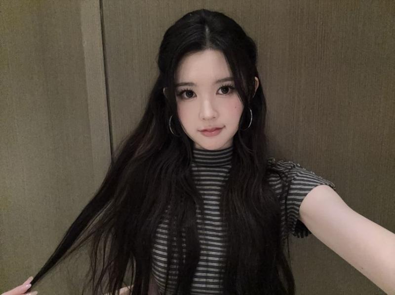 하츠투하츠 카르멘, 에이나
